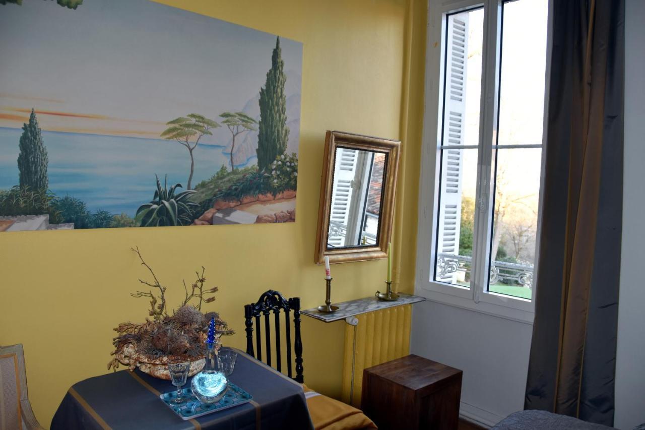 Les Hirondelles Bed and Breakfast Fleac Exteriör bild